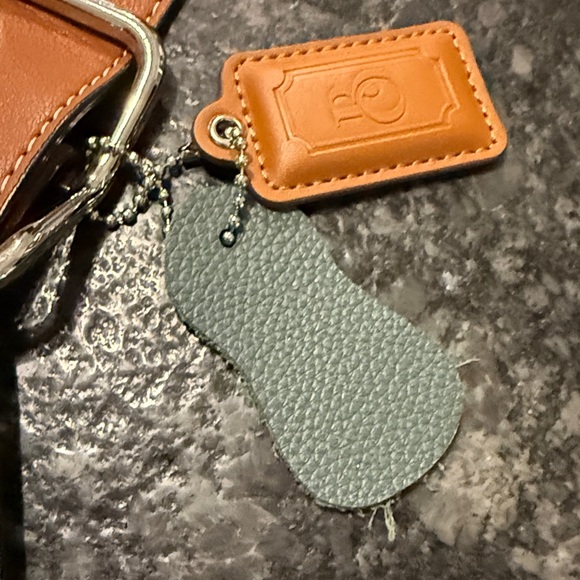 Two-Tone Women's Bucket Bag - Picture 9 of 11